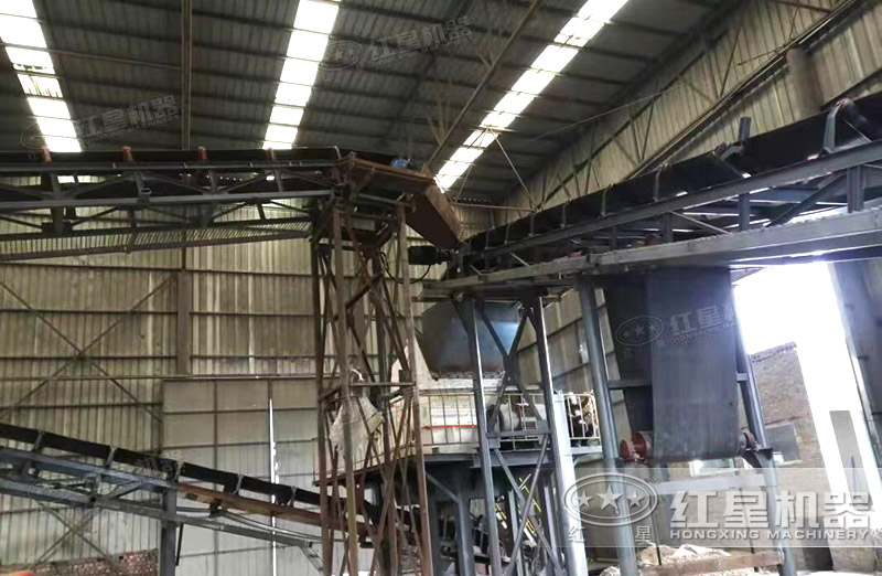 鄂破+反擊破配置的生產(chǎn)線現(xiàn)場 鄂破+反擊破配置的生產(chǎn)線現(xiàn)場