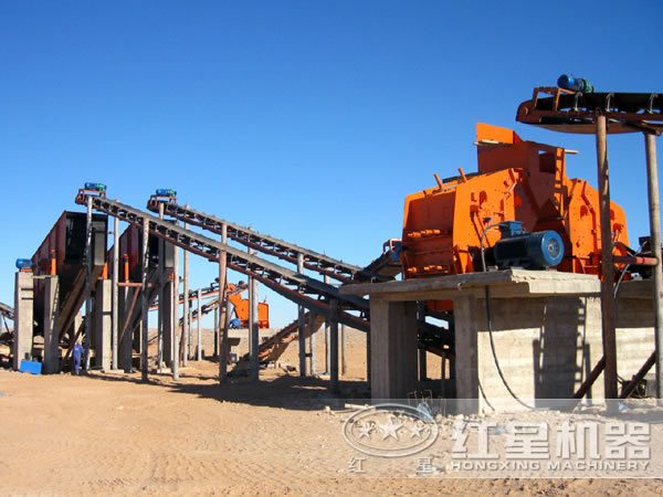 錘式破碎機的生產現(xiàn)場