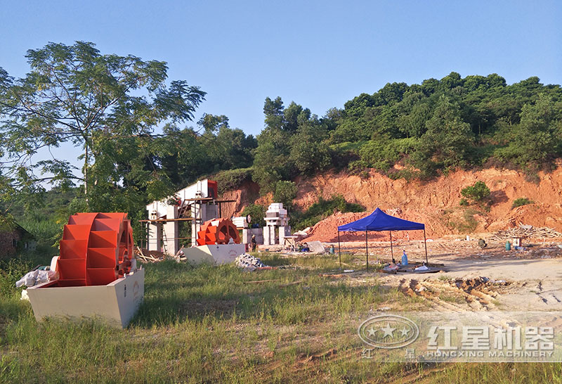 洗石子的機(jī)器生產(chǎn)線搭建現(xiàn)場(chǎng) 洗石子的機(jī)器生產(chǎn)線搭建現(xiàn)場(chǎng)