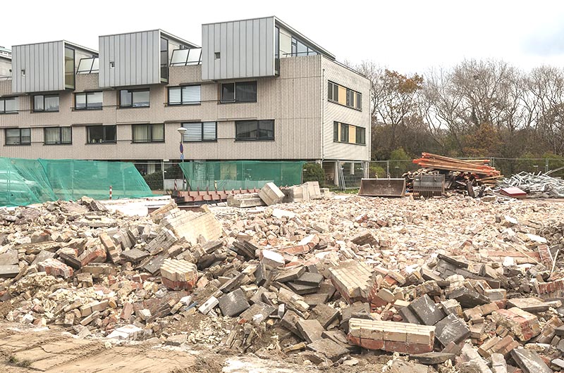 隨意堆放的建筑垃圾 隨意堆放的建筑垃圾