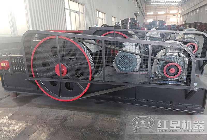 紅星對(duì)輥式破碎機(jī)車(chē)間現(xiàn)貨