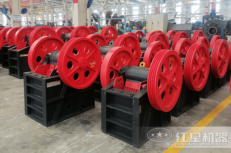 150×750細(xì)顎破碎機(jī)圖片 150×750細(xì)顎破碎機(jī)圖片