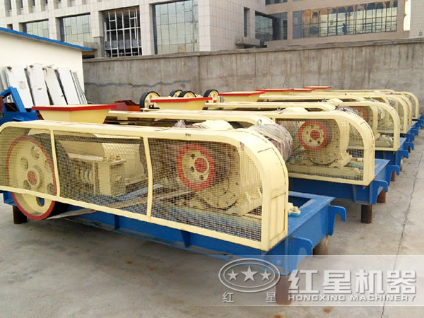 對(duì)輥機(jī) 對(duì)輥機(jī)