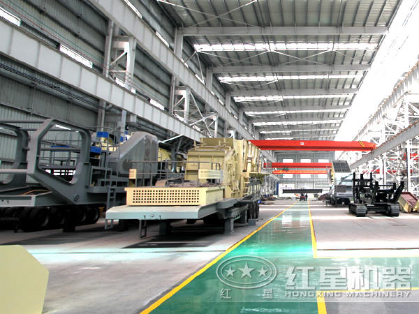 移動破碎石子機 移動破碎石子機