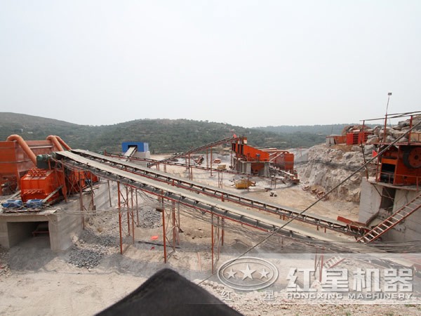 礦用細(xì)碎機(jī)作業(yè)現(xiàn)場(chǎng) 礦用細(xì)碎機(jī)作業(yè)現(xiàn)場(chǎng)