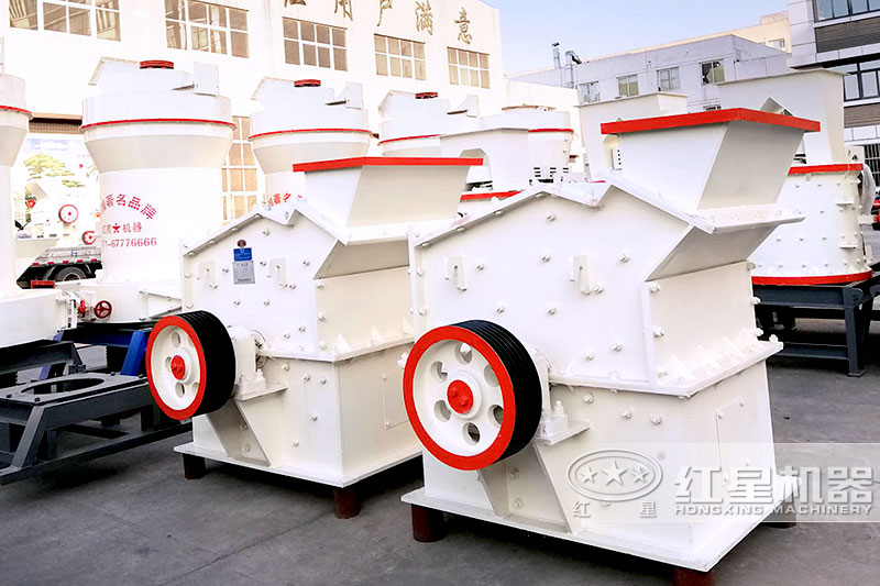 小型細(xì)碎機(jī)，用來(lái)破碎石頭的機(jī)器