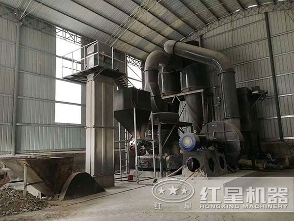 石粉磨粉機作業(yè)現(xiàn)場 石粉磨粉機作業(yè)現(xiàn)場