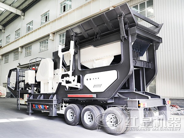 紅星時產(chǎn)200噸青石移動式破碎機(jī) 紅星時產(chǎn)200噸青石移動式破碎機(jī)