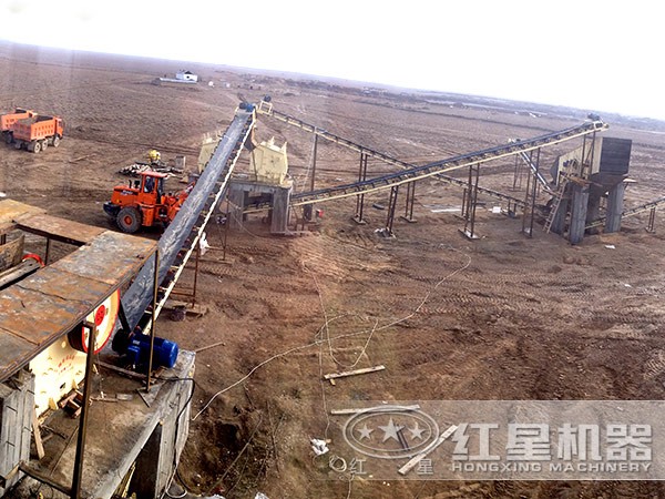 時(shí)產(chǎn)100噸青石破碎生產(chǎn)線(xiàn)作業(yè)現(xiàn)場(chǎng) 時(shí)產(chǎn)100噸青石破碎生產(chǎn)線(xiàn)作業(yè)現(xiàn)場(chǎng)