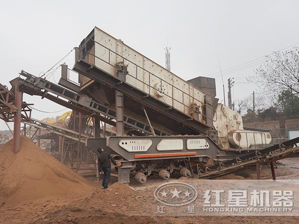 流動型輪胎破碎機可單獨施工作業(yè) 流動型輪胎破碎機可單獨施工作業(yè)