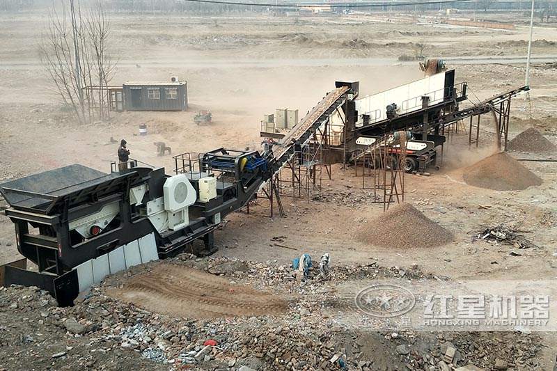 移動破石機(jī)現(xiàn)場 移動破石機(jī)現(xiàn)場