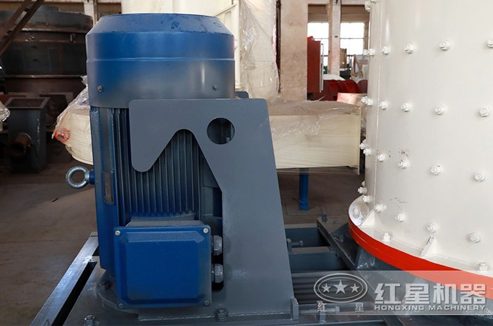 復(fù)合式破碎機電機細節(jié)展示 復(fù)合式破碎機電機細節(jié)展示