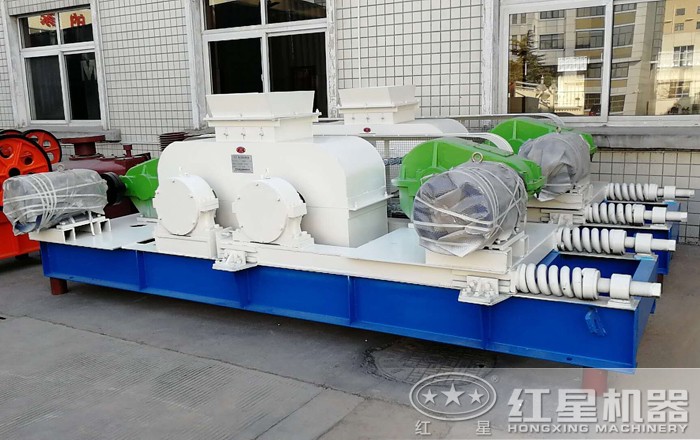 對輥式破碎機(jī) 對輥式破碎機(jī)