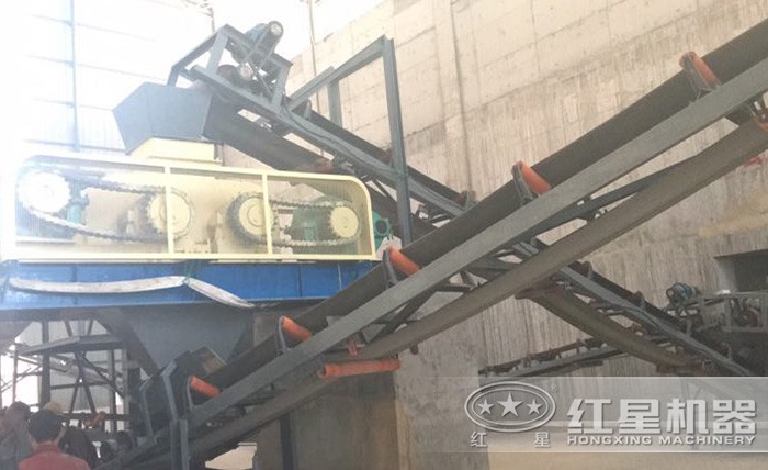 對(duì)輥機(jī)現(xiàn)場(chǎng)圖