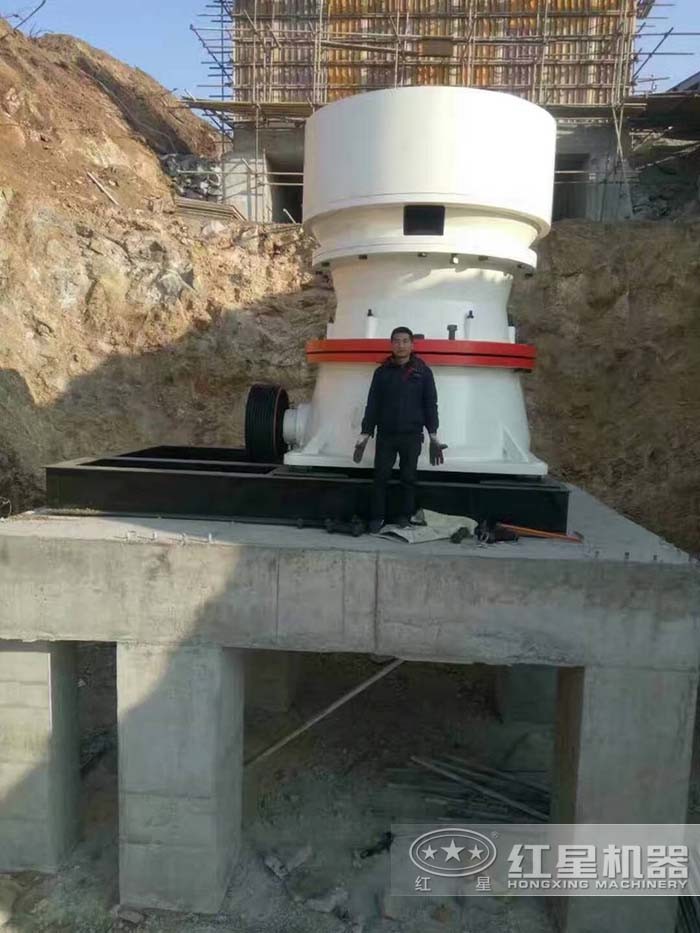 大型石料場(chǎng)——配大型號(hào)單缸圓錐破 大型石料場(chǎng)——配大型號(hào)單缸圓錐破
