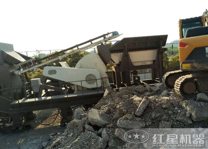 移動重錘式破碎站特寫 移動重錘式破碎站特寫