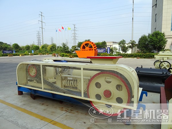 強(qiáng)力細(xì)碎對輥機(jī) 強(qiáng)力細(xì)碎對輥機(jī)