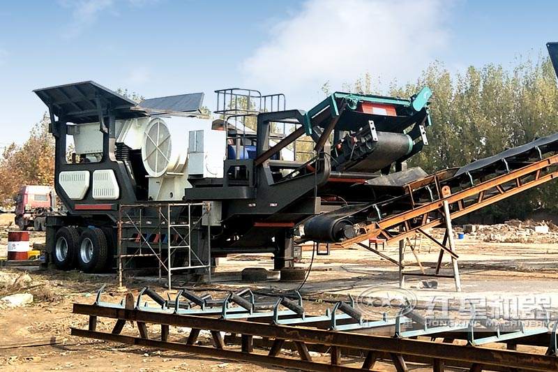 移動式混凝土破碎機現(xiàn)場