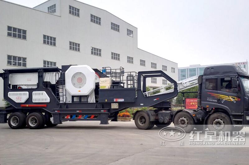 移動(dòng)式砂石粉碎機(jī)發(fā)貨