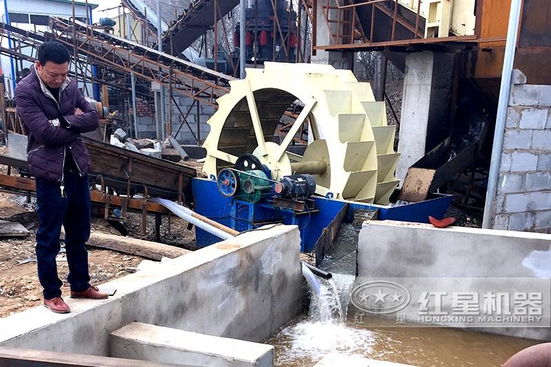 洗砂機(jī)現(xiàn)場(chǎng) 洗砂機(jī)現(xiàn)場(chǎng)