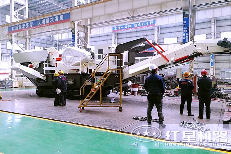 客戶來紅星車載移動破碎機(jī)廠區(qū)參觀考察