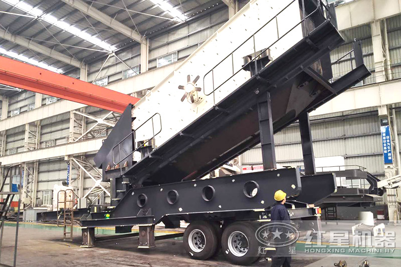 自走式石塊粉碎機粉碎、篩分一體化