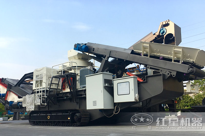 履帶式碎石機(jī)高清實拍