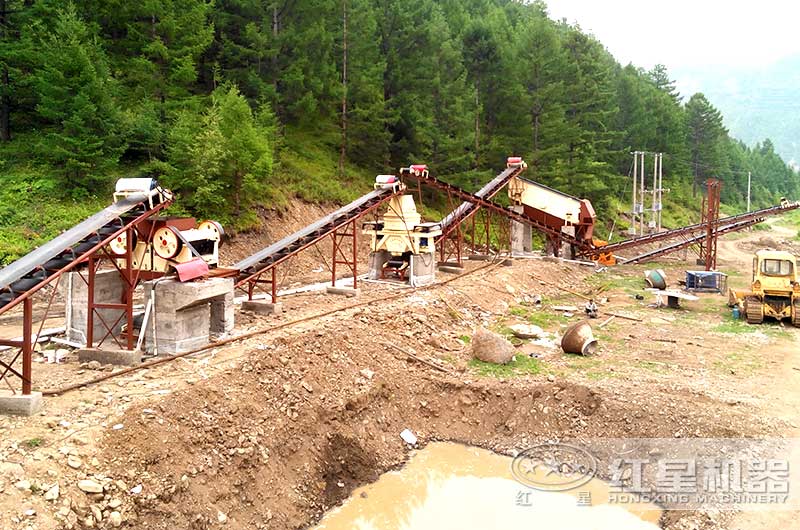 煤矸石作業(yè)現(xiàn)場(chǎng)圖