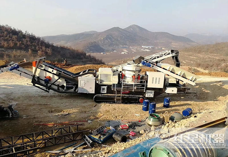 履帶式動(dòng)力系統(tǒng)更強(qiáng)，穿山越嶺穩(wěn)如泰山