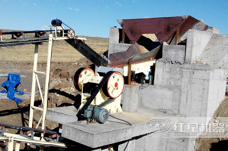 山東石料場——配置1060顎破機，時產(chǎn)350t/h