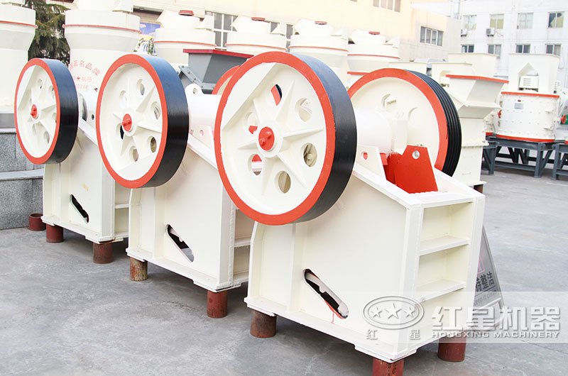 石英石制砂生產(chǎn)線設備顎式破碎機