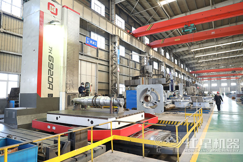 紅星機(jī)器大型碎石機(jī)生產(chǎn)車(chē)間